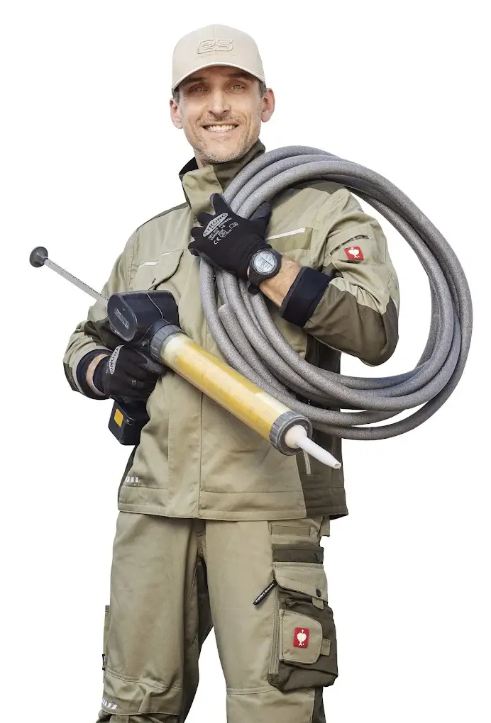 Fugen - Technik - Eurich Handwerker mit Silikonpistole